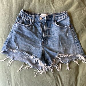 Abercrombie curve love Jean shorts